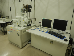 電界放射走査型電子顕微鏡 型式：FE-SEM（JSM-6700F）